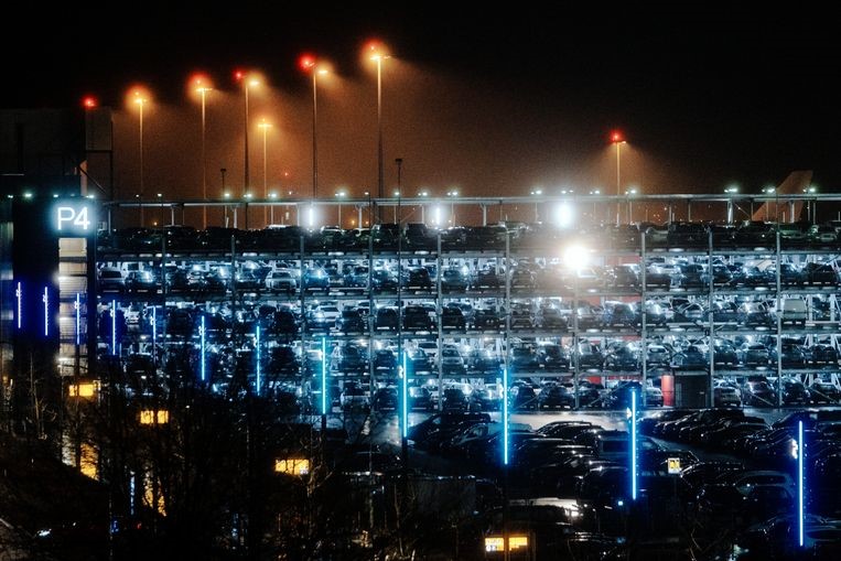parkeergarage eindoven airport